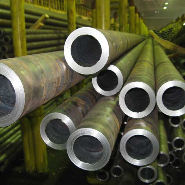 Труба бесшовная горячедеформированная 530х30 мм